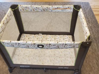 Graco Pack 'n Play portable playard crib