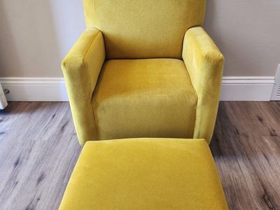 RC Willey Kid's Chair & Stool