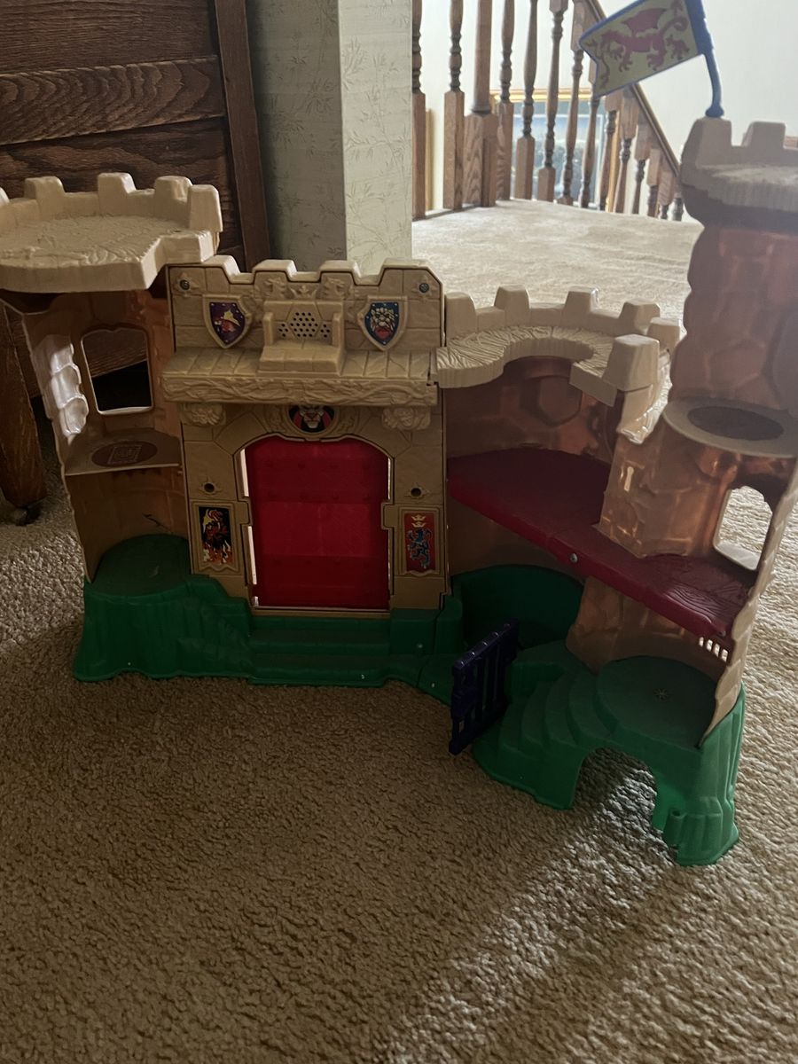 Fisher-Price Imaginext Eagle Talon Castle Playset - Great Condition Toy