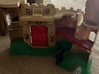 Fisher-Price Imaginext Eagle Talon Castle Playset - Great Condition Toy