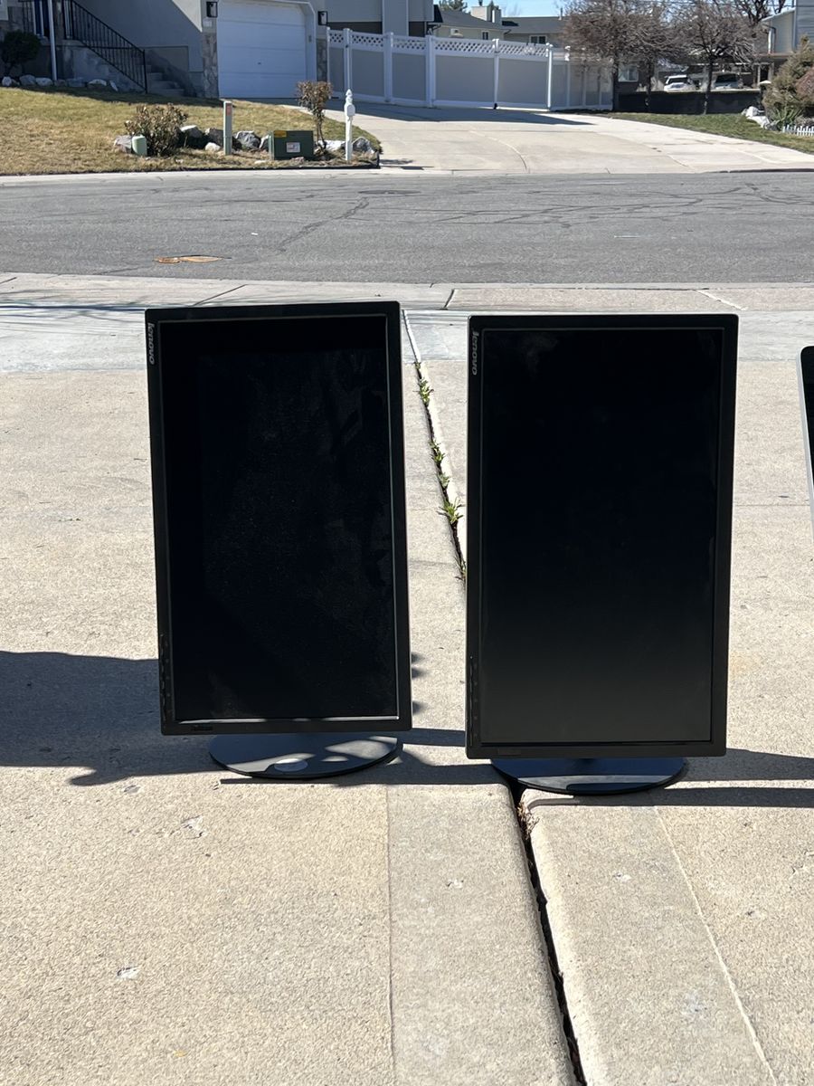 Lenovo Monitors