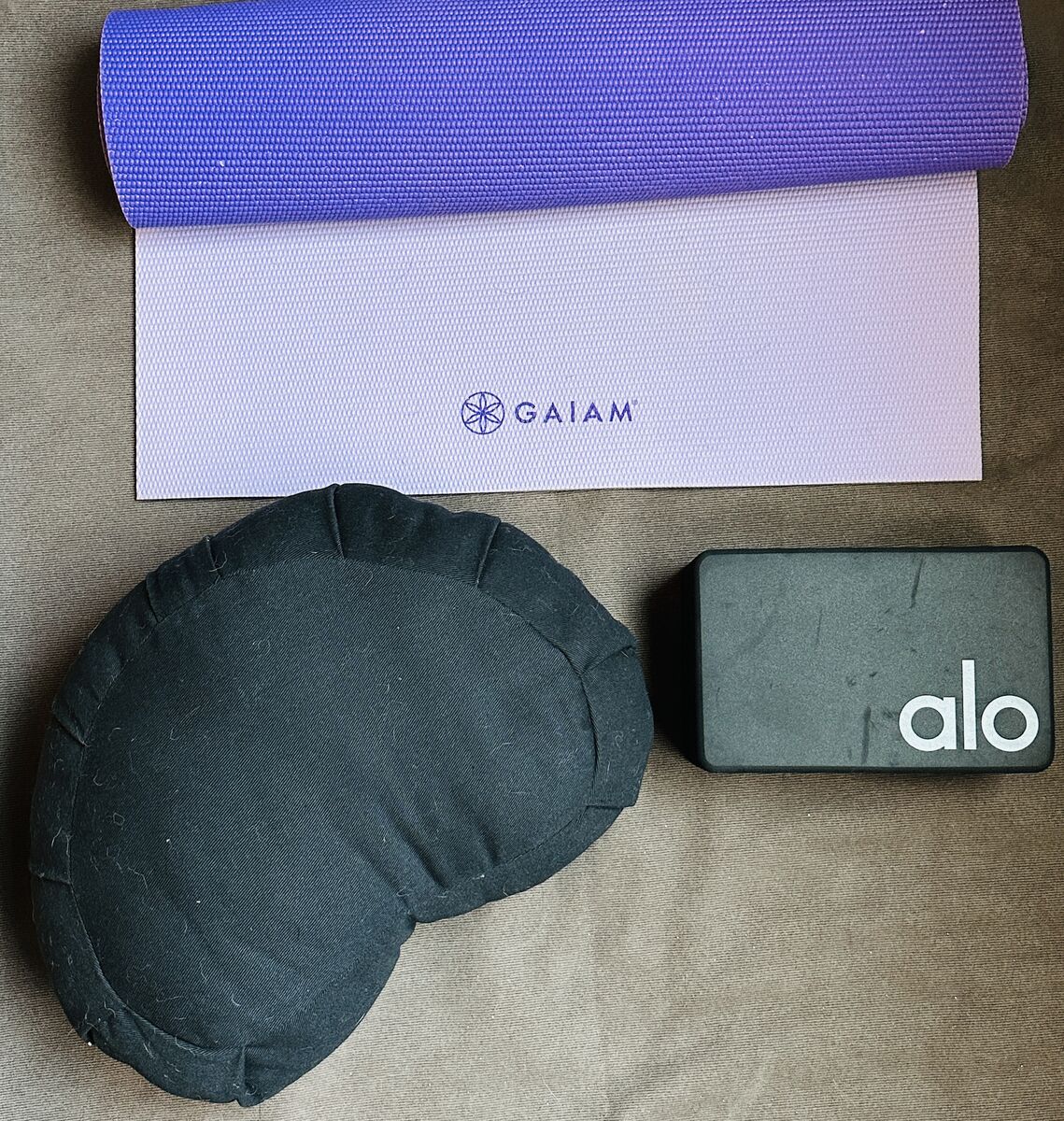 YOGA SET OF 3  MAT ,  BLOCK AND PILLOW