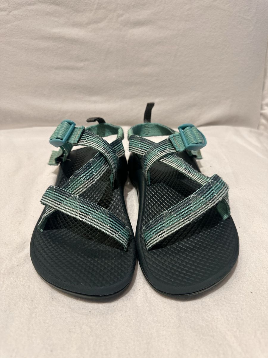 Chaco youth size 2 blue/green, hiking sandals