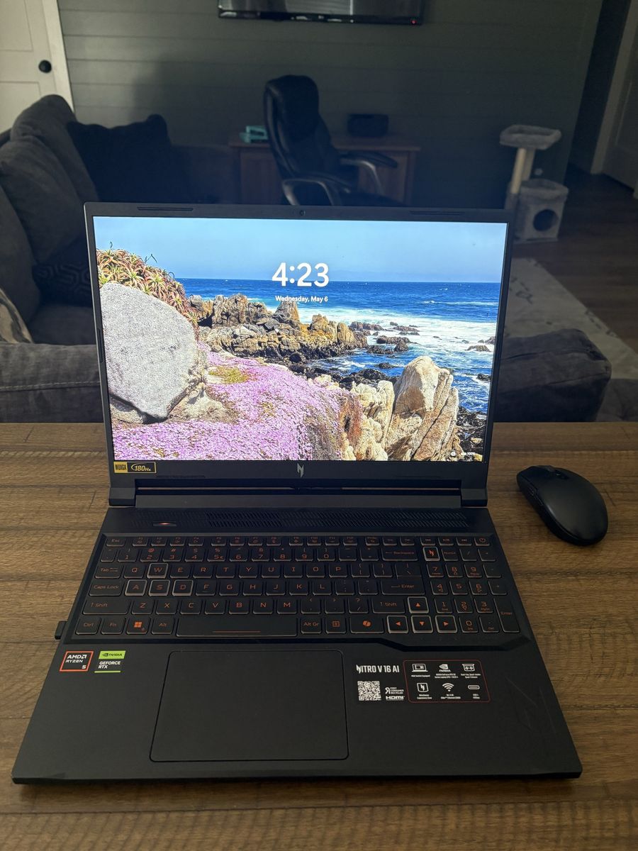 Microsoft Nitro ANV16-42 Gaming Laptop