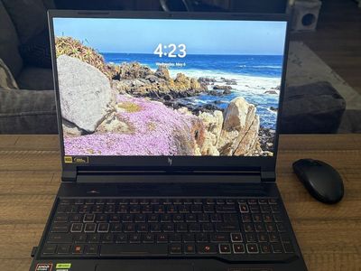 Microsoft Nitro ANV16-42 Gaming Laptop