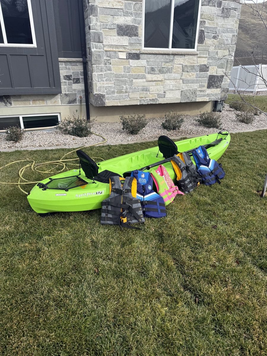 Emotion Spitfire 12T Tandem Kayak Package