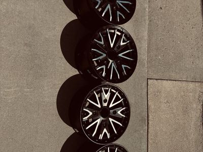 Set of 4 Black and Silver Machined Alloy Wheels Rims