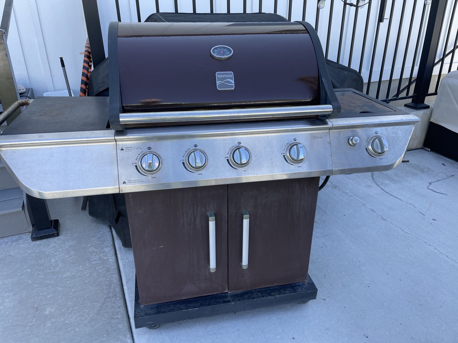 BBQ GRILL -Propane