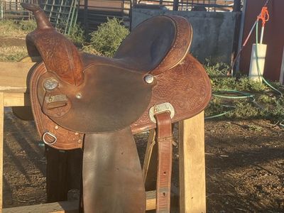 Barrel saddle