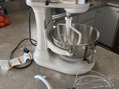 KitchenAid 5 Quart Bowl-Lift Stand Mixer Milkshake Color