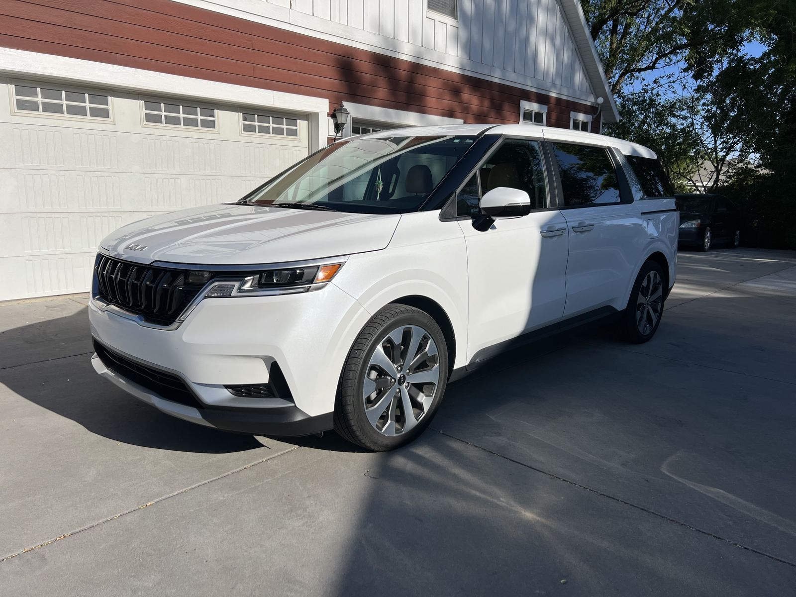 2024 Kia Carnival LX