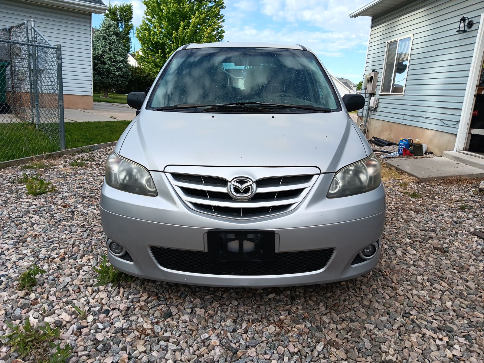 2004 Mazda MPV