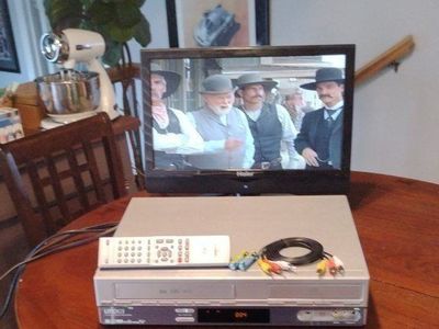 LiteON VCR DVD combo records VHS to DVD & DVD to VHS like new works great
