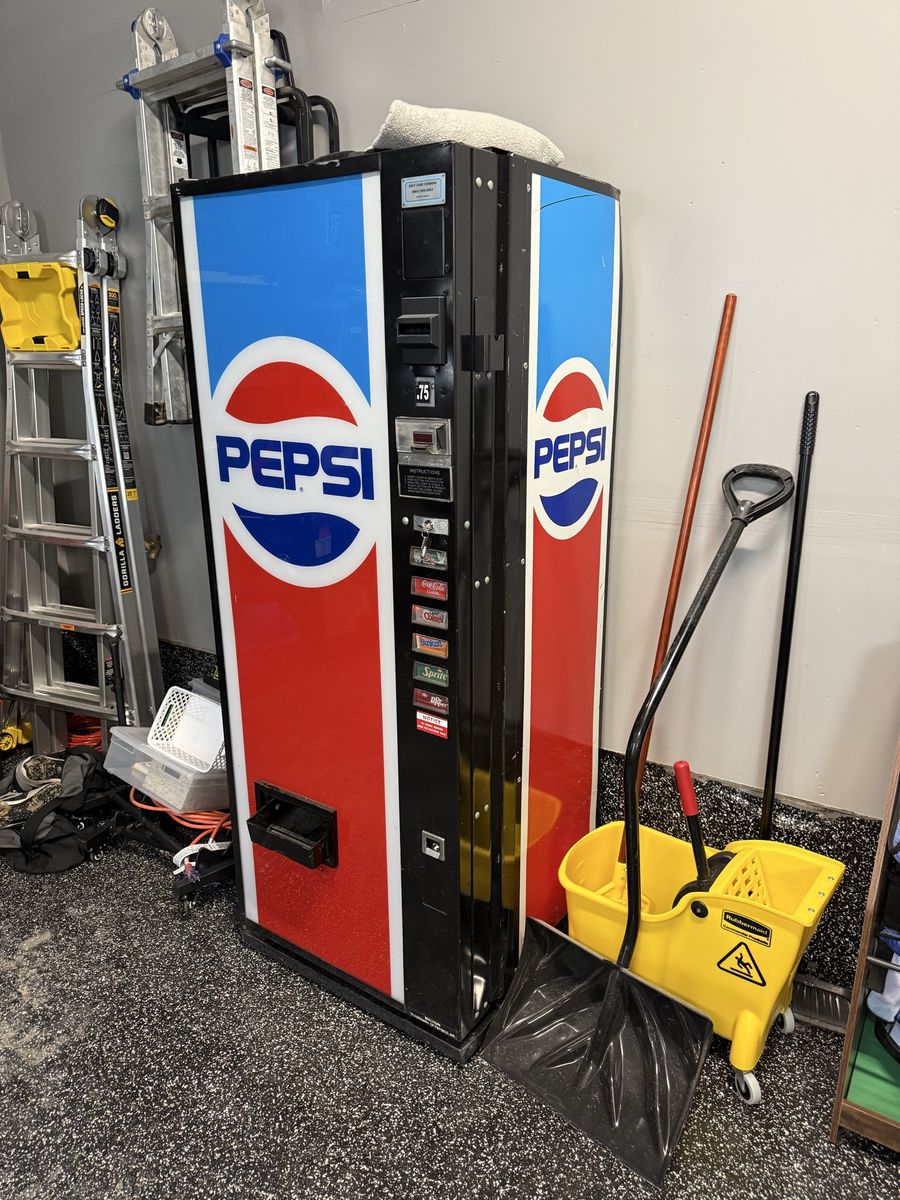 Vintage Pepsi Vending Machine - Classic Red, White, & Blue Soda Dispenser