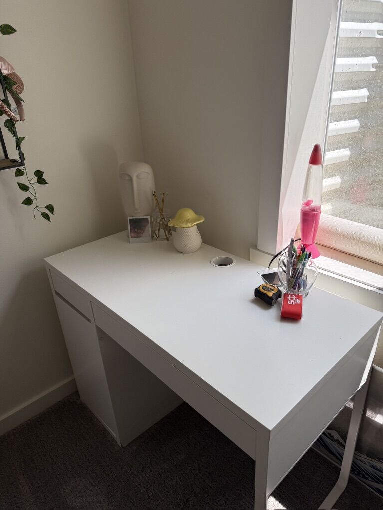 White Desk