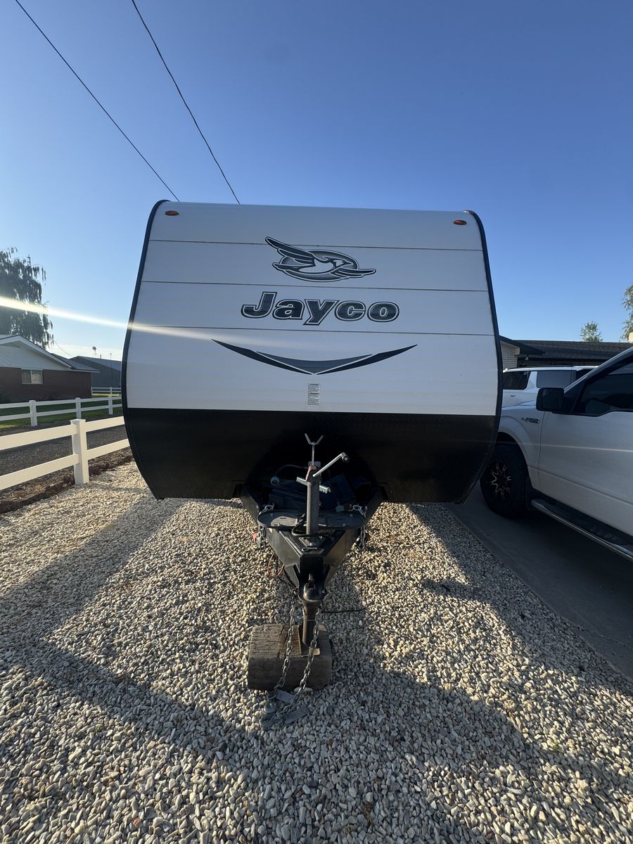 LIKE NEW 2017 Jayco Jay Flight 28BHBE – Sleeps 8-10 • Bunkhouse • Ready to Camp!