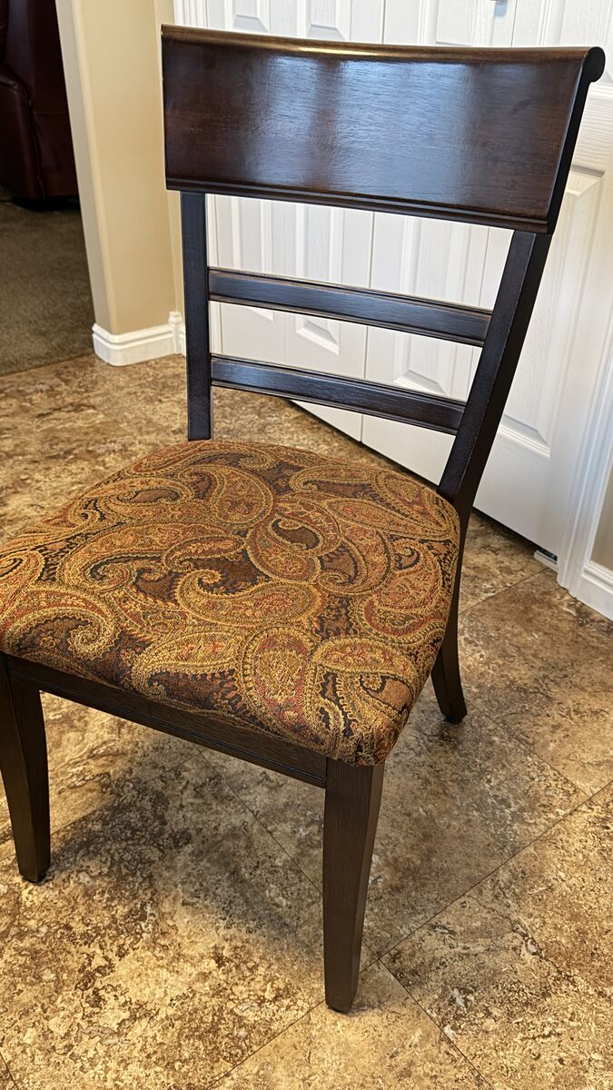 Beautiful Bassett Dining Chairs Set of 4