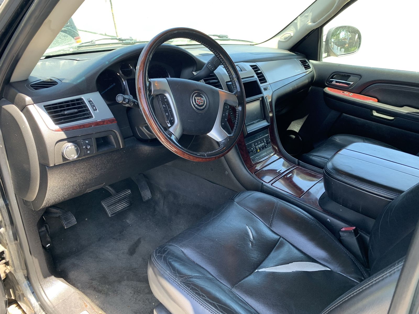 2007 Cadillac Escalade *PART OUT*