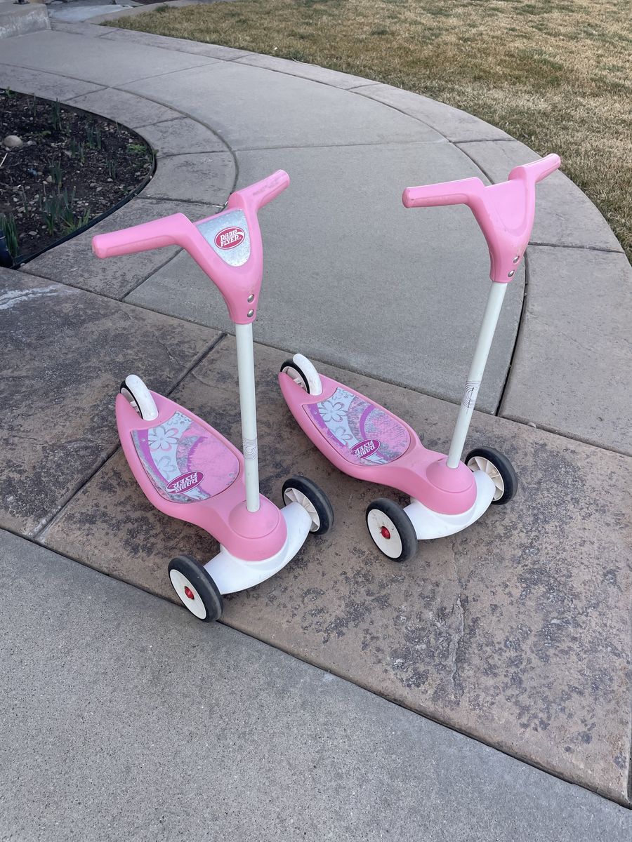 Kids Girls Scooters