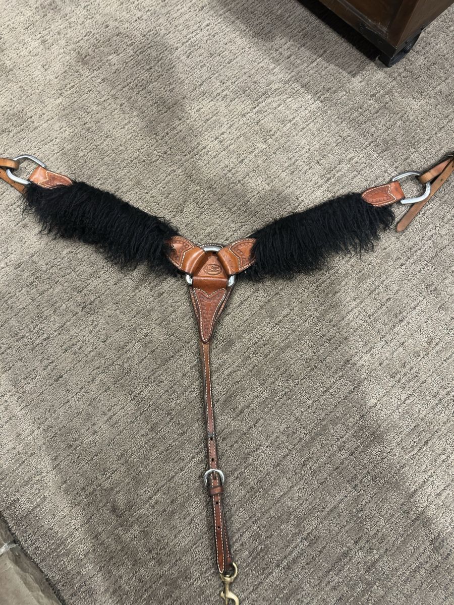 Angora Breast Collar