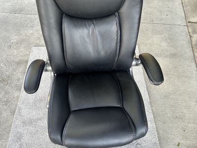 Colony gaming office chair.