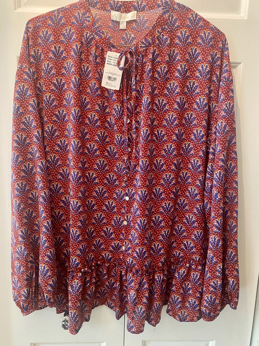 NEW! Women's Tie Notch Button Front Ruffle Blouse, Tunic Red/Blue, Size 1X Weekend by Suzanne Betro  C PIX