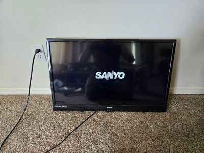 32" Sanyo TV