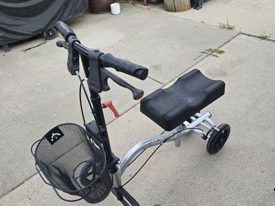 Nova knee walker knee scooter