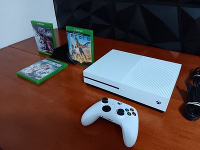 Microsoft Xbox One S Model 1681 1TB Console With C