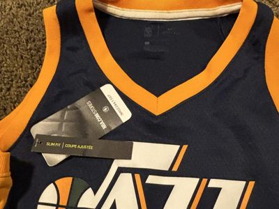Nike Utah Jazz Donovan Mitchell #45 Navy NBA Swingman Jersey Slim Fit Size 36 New