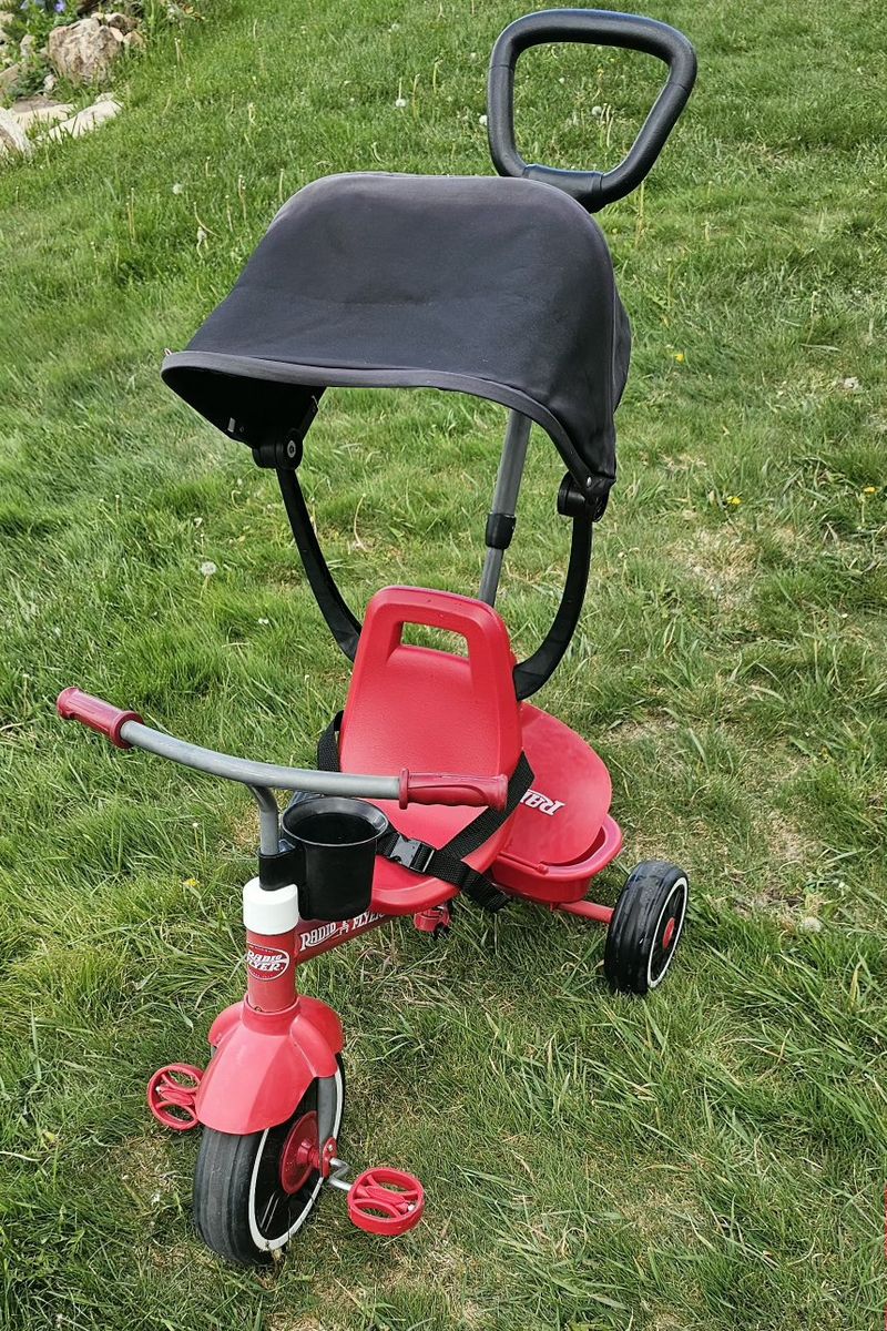 Tricycle Rafioflyer Push Handle, Safety Belt, Cup Holder and Compartment