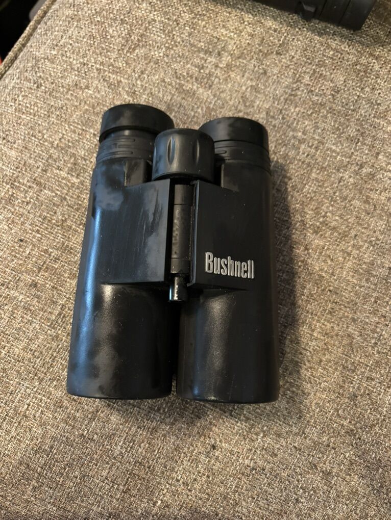 Bushnell 12 X 42 High Powered Binoculars