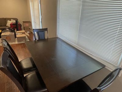 Dining Room Table w/ chairs