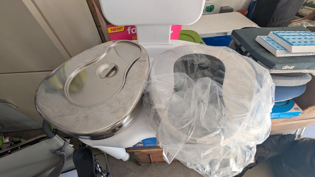 Stainless steel bed pans