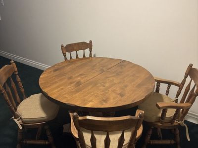 Classic Wood Round Dining Table with 4 Chairs - Drop Leaf Design & Cushioned Seats