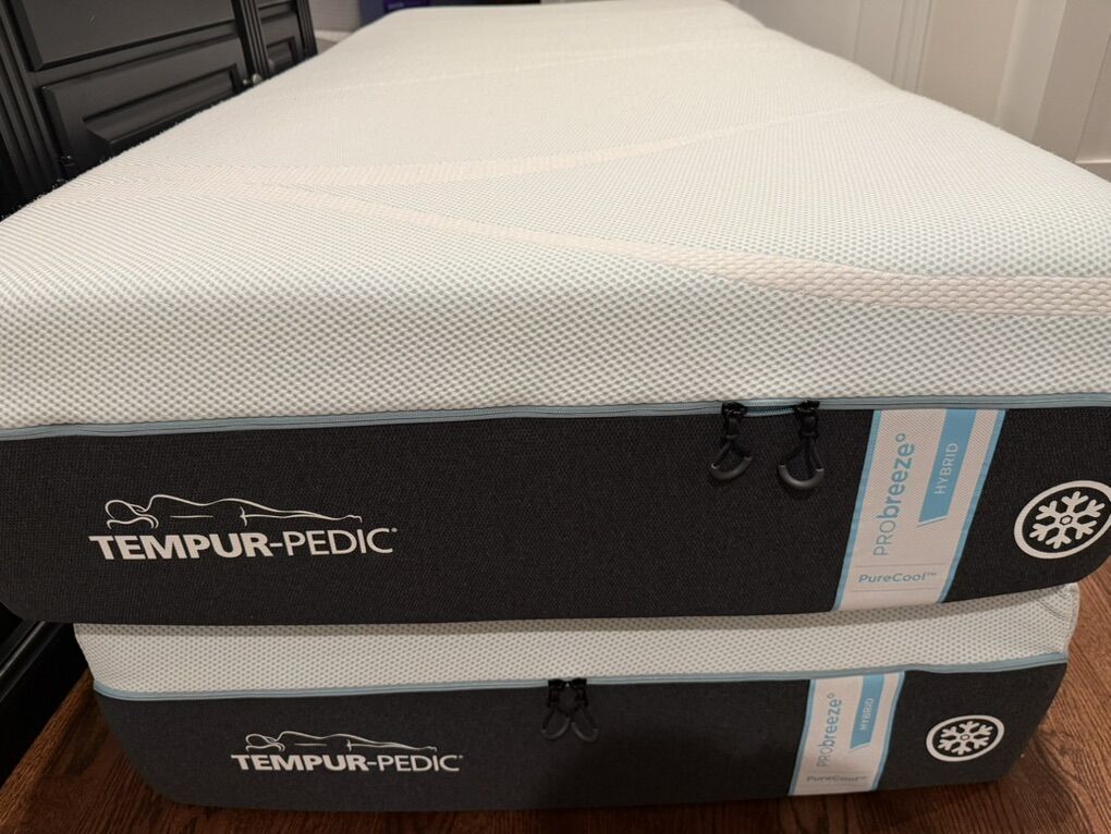 Temperpedic probreeze hybrid split king! $950