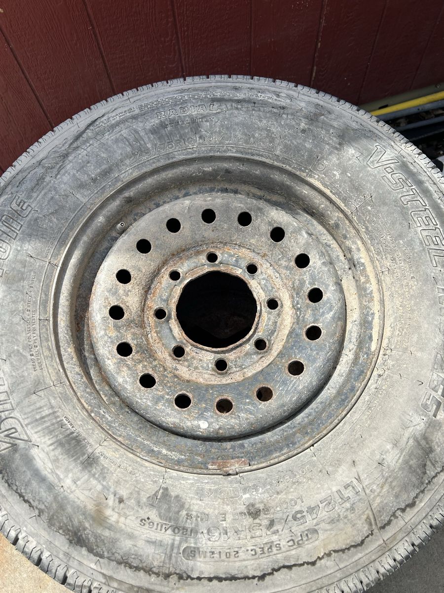 LT245/75R16 Radial Steel Belt Tire on Wheel