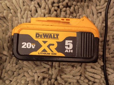 DeWalt 20v max XR lithium ion 5AH battery