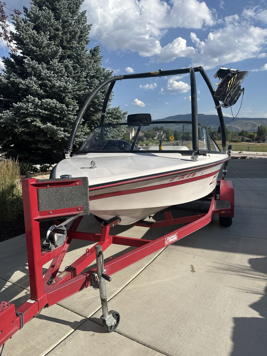 Correct Craft Ski Nautique - Wakeboard/Ski Boat with Trailer - 1996