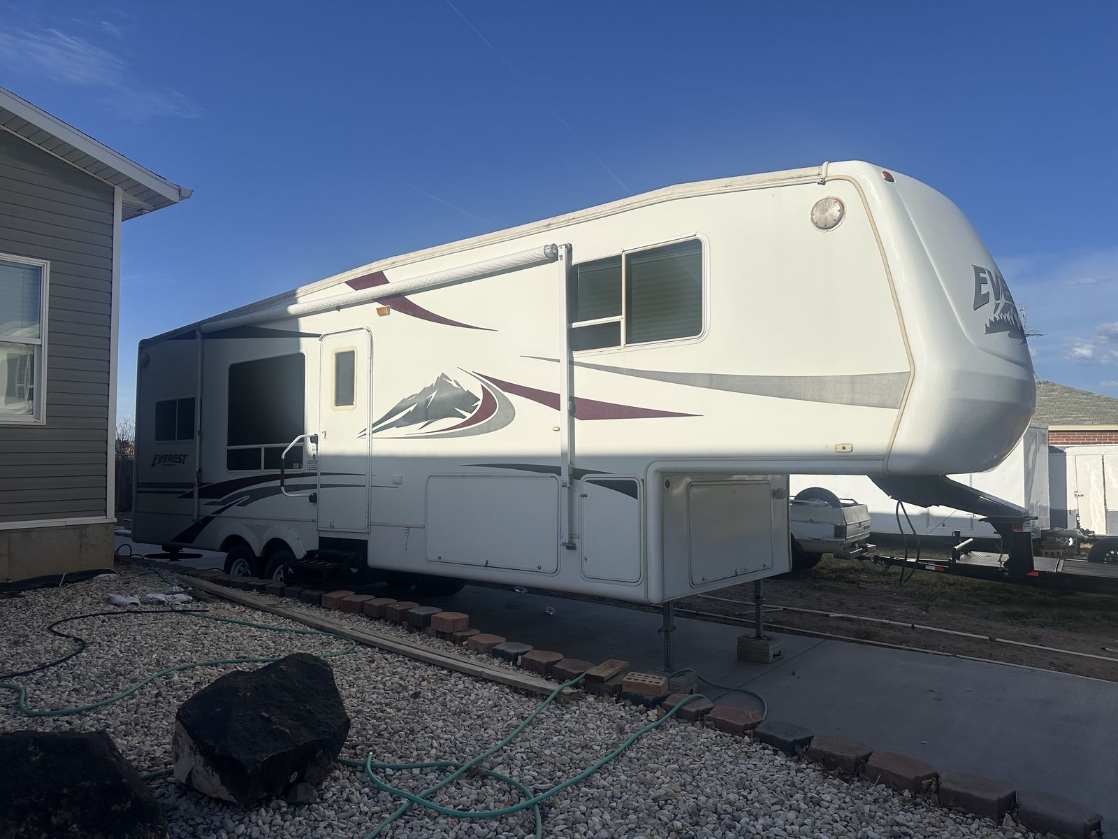 2004 Keys Everest 5th Wheel