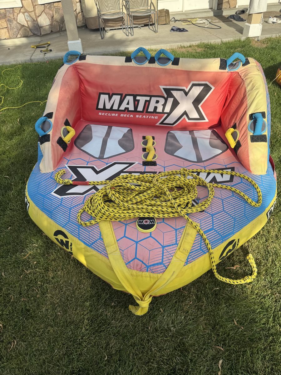 WOW Matrix 4-Person Towable Tube