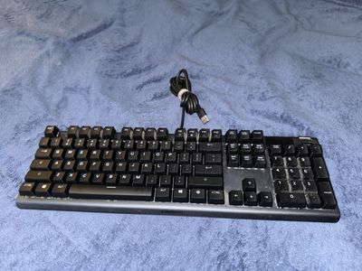 SteelSeries Apex 5 Hybrid Mechanical Gaming Keyboard - Black + Wrist Rest