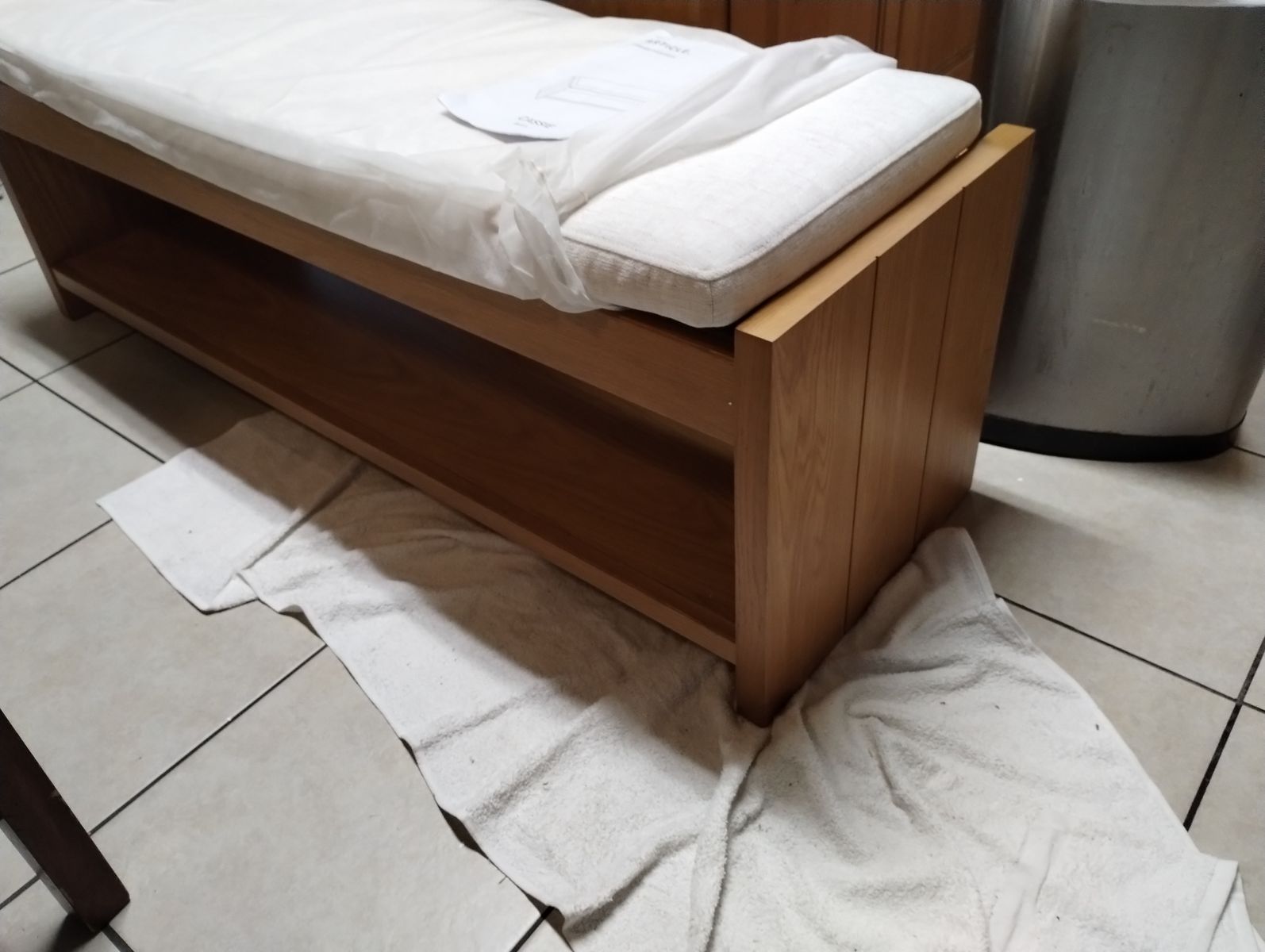 OAK SEATING BENCH  289$ COST OPEN TO OFFERS