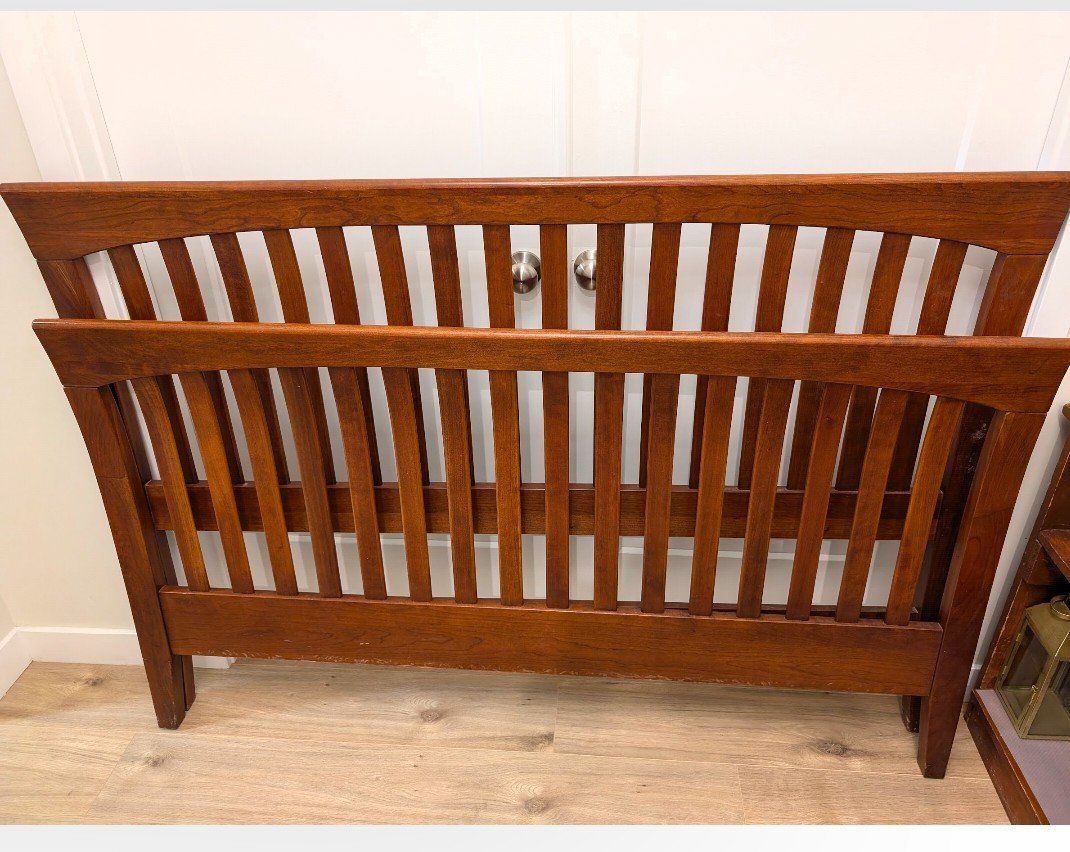 Ethan Allen Queen Bedframe - Solid Wood