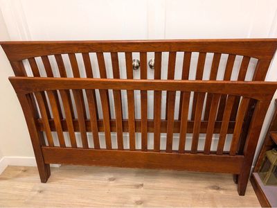Ethan Allen Queen Bedframe - Solid Wood