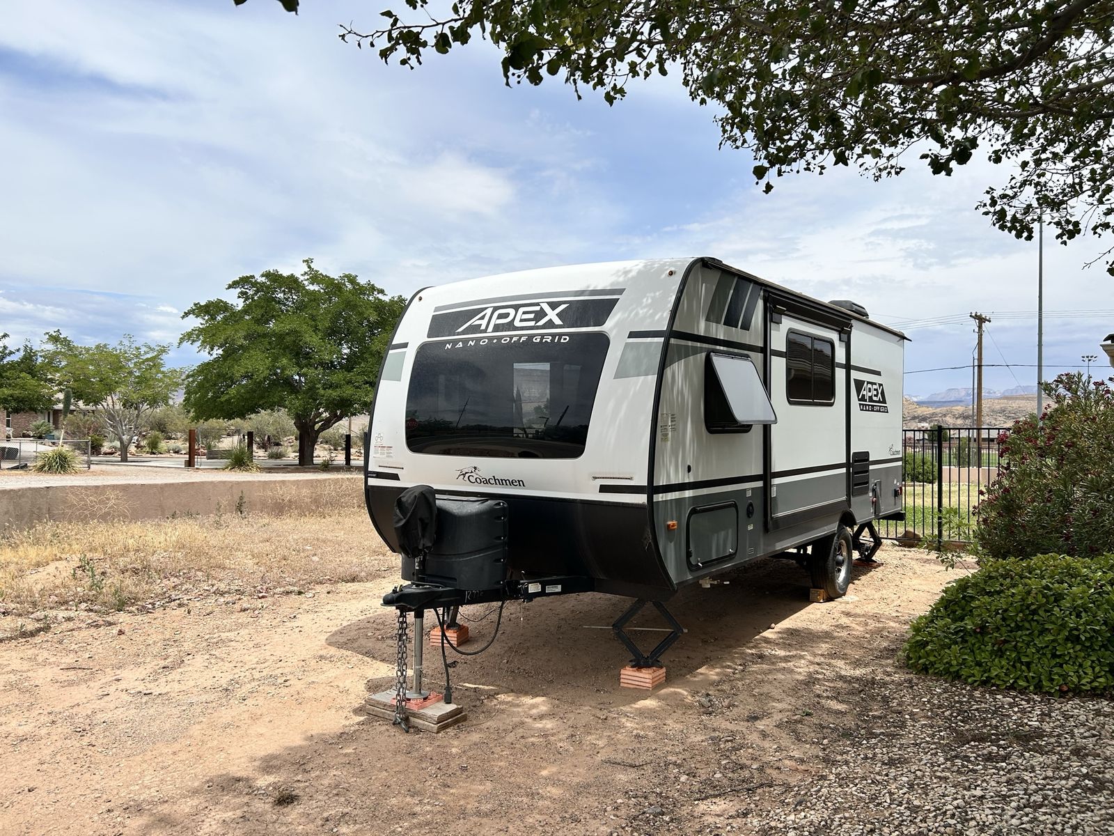 2022 Coachman Apex Nano Off-grid 194bhs