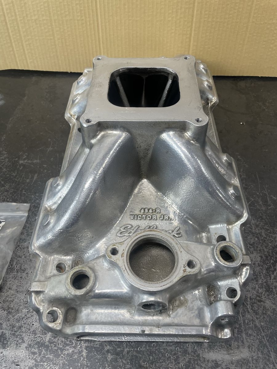 Edelbrock Victor Jr 454-R Intake Manifold 