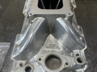 Edelbrock Victor Jr 454-R Intake Manifold
