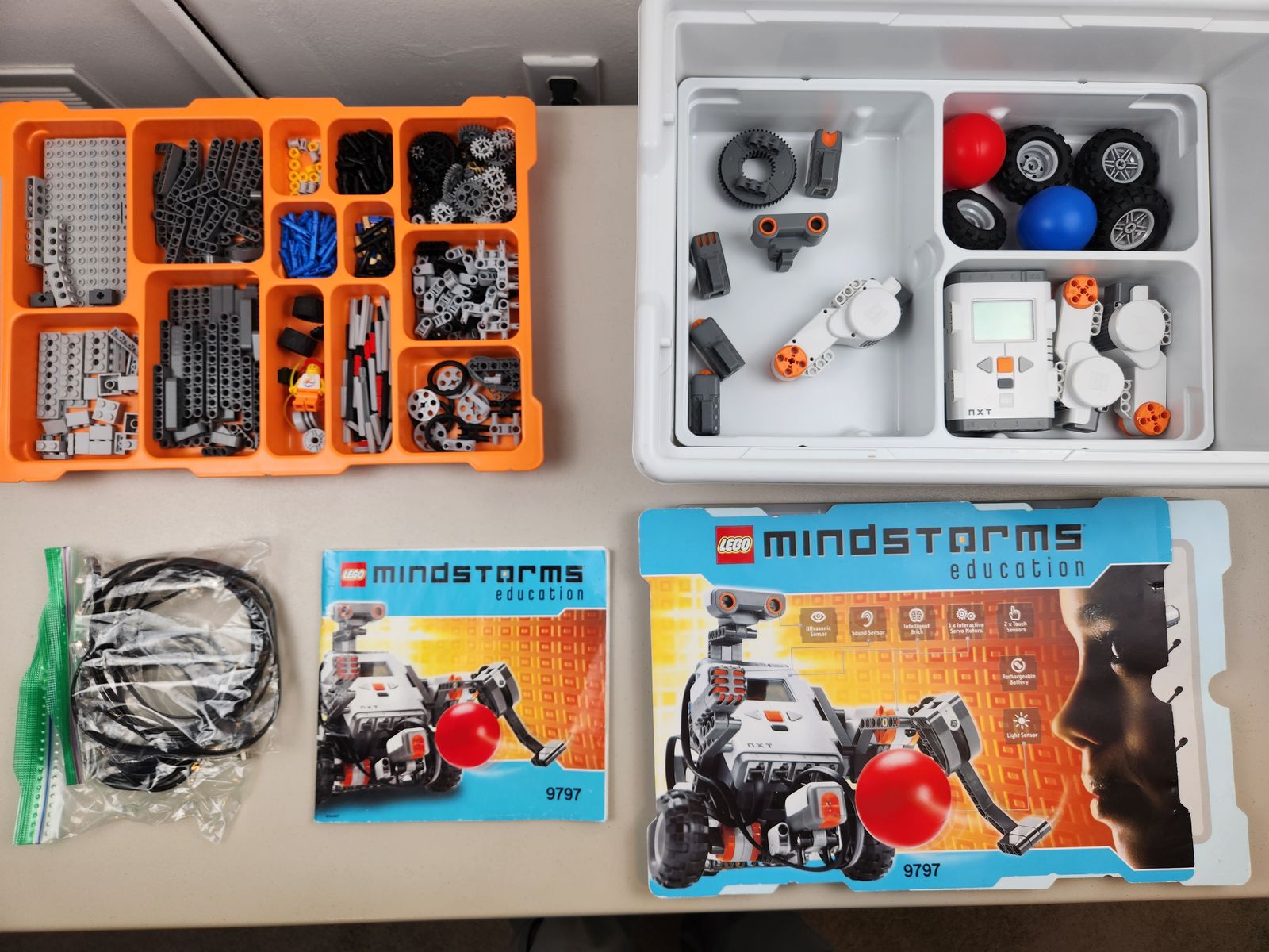 LEGO Mindstorms NXT 9797 Education Base Set - Tested - AA Version