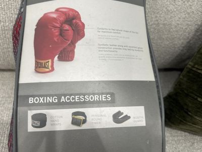 Everlast Small Laceless Training Boxing Gloves Red with Carrying Bag
